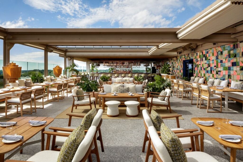 Luxury Photoshoot Locations in Dubai for Premium Shoots 7 6. Rooftop Venues – Sky-High Glamour